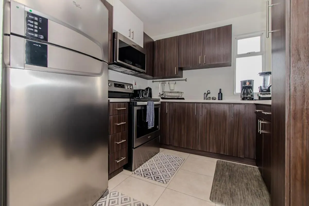 Apartament Modern Condo With Pool New Kingston