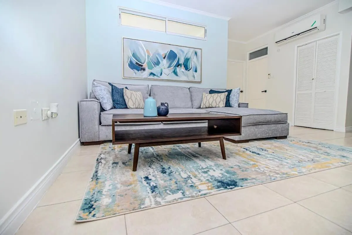 Apartament Modern Condo With Pool New Kingston